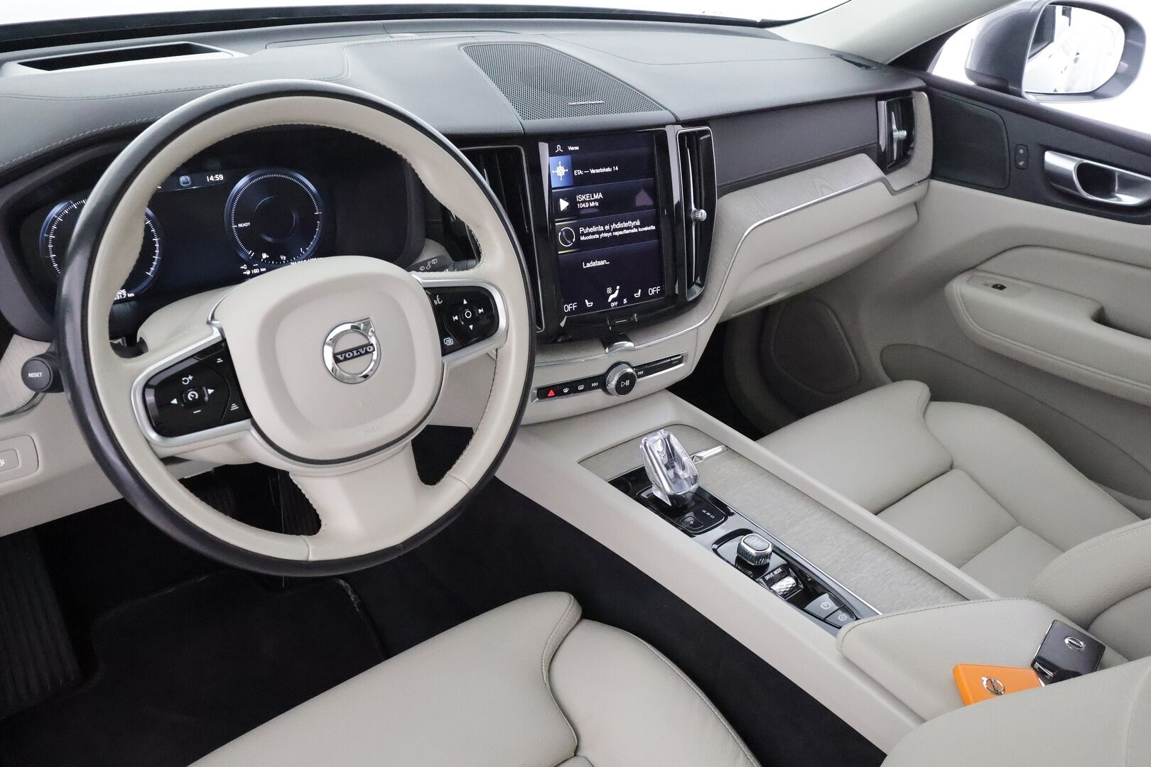 Volvo XC60 2021 T8 TwE AWD Business Inscription aut. - | Webasto | Koukku | Panorama | H&K | 360 | HUD | ACC | Full-LED | Sporttipenkki Muistilla | Navi | Kaistavahti | Keyless | 1-om Suomi-auto | Kahdet renkaat |