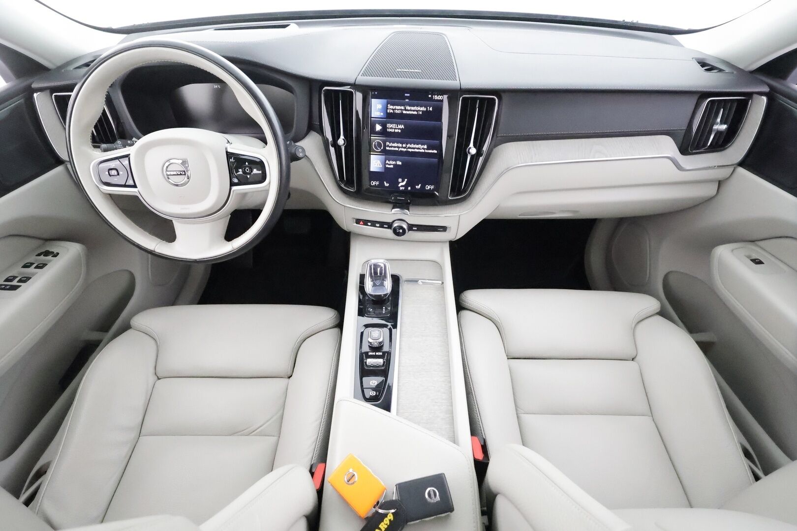 Volvo XC60 2021 T8 TwE AWD Business Inscription aut. - | Webasto | Koukku | Panorama | H&K | 360 | HUD | ACC | Full-LED | Sporttipenkki Muistilla | Navi | Kaistavahti | Keyless | 1-om Suomi-auto | Kahdet renkaat |