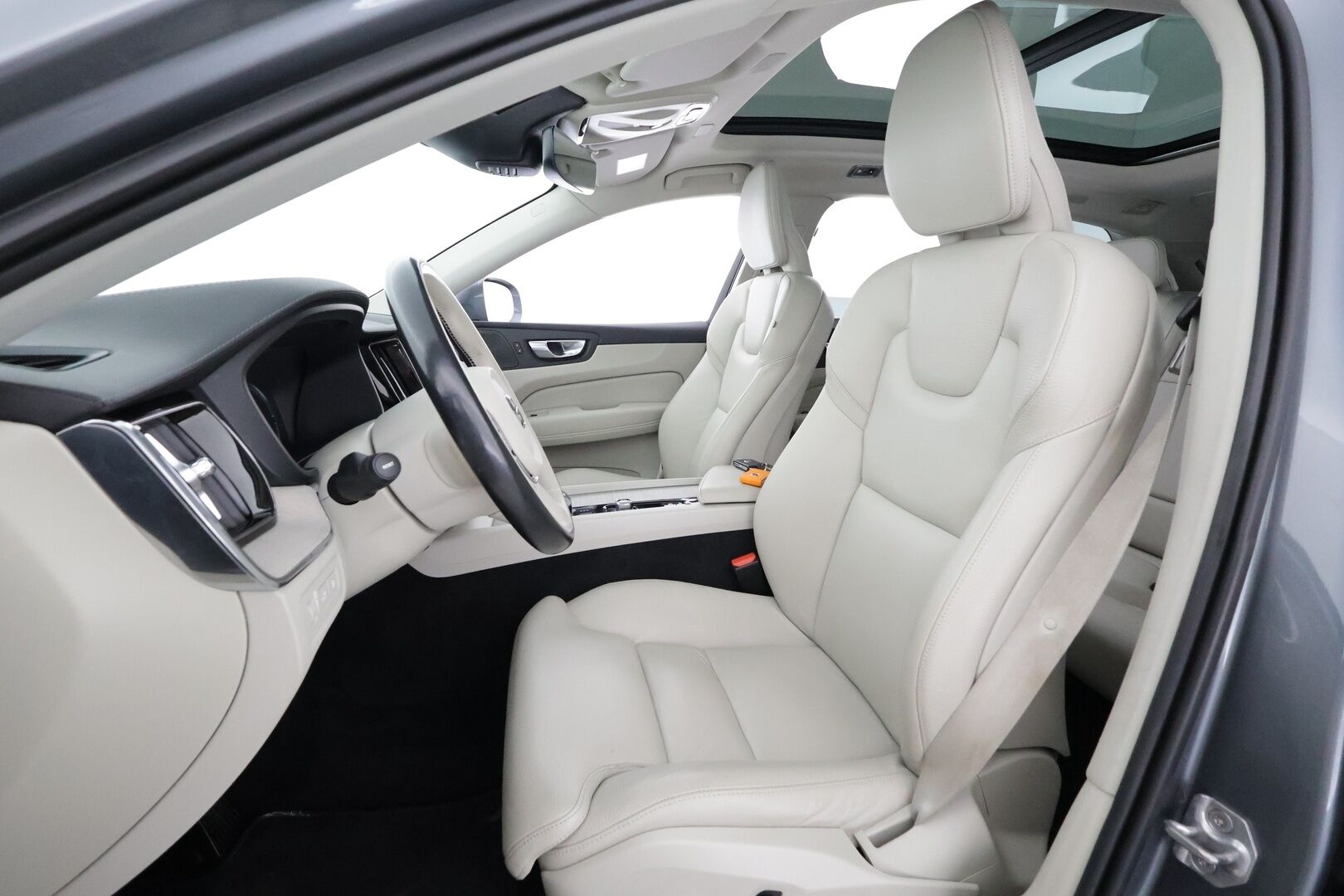 Volvo XC60 2021 T8 TwE AWD Business Inscription aut. - | Webasto | Koukku | Panorama | H&K | 360 | HUD | ACC | Full-LED | Sporttipenkki Muistilla | Navi | Kaistavahti | Keyless | 1-om Suomi-auto | Kahdet renkaat |