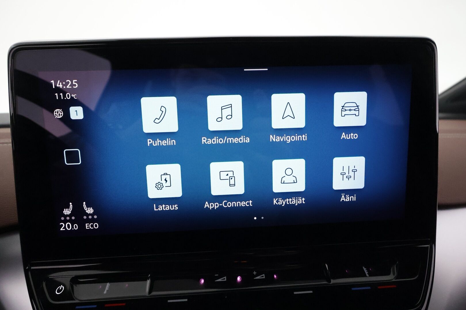 Volkswagen ID.4 2021 Pro Performance Business 150 kW, akku 77 kWh * 1Om Suomi auto / Adapt.vak / iQ Matrix LED / Lämpöpumppu / P-kamera / Nahka-alcantara sisusta / Keyless - Akku kuntotarkastettu / Apple&Android / Navi / 2x renkaat / Sporttipenkit
