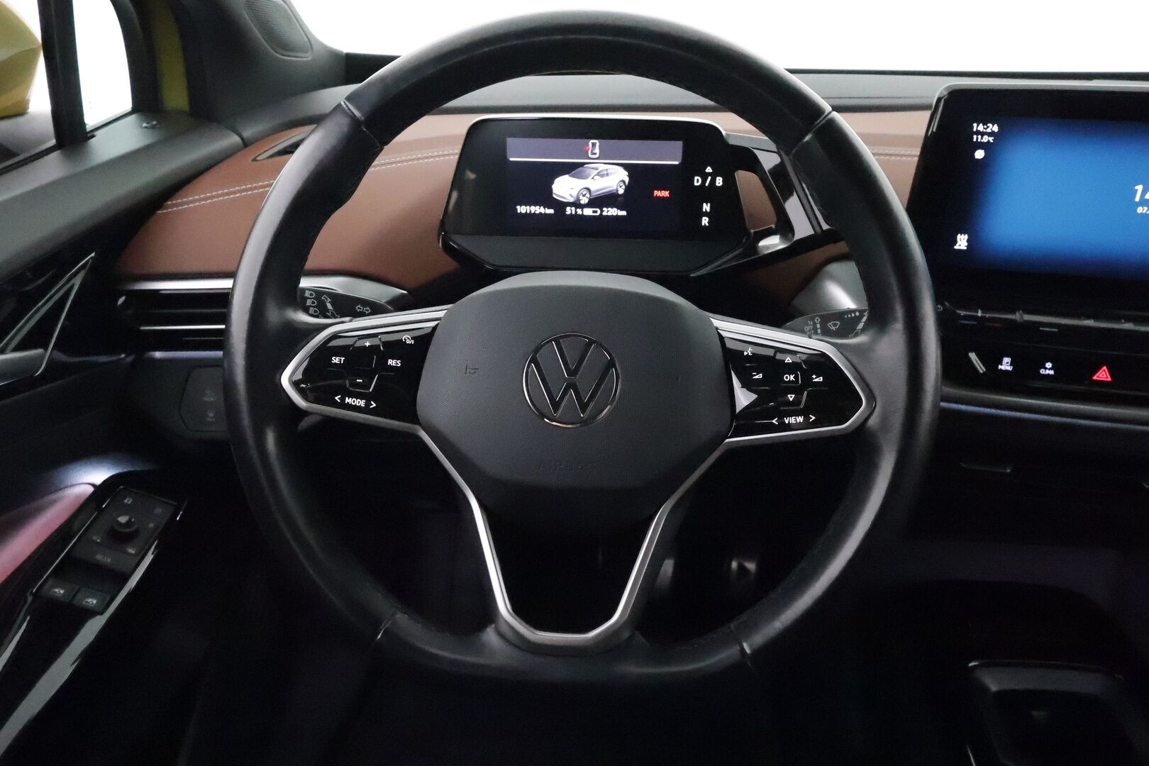 Volkswagen ID.4 2021 Pro Performance Business 150 kW, akku 77 kWh * 1Om Suomi auto / Adapt.vak / iQ Matrix LED / Lämpöpumppu / P-kamera / Nahka-alcantara sisusta / Keyless - Akku kuntotarkastettu / Apple&Android / Navi / 2x renkaat / Sporttipenkit