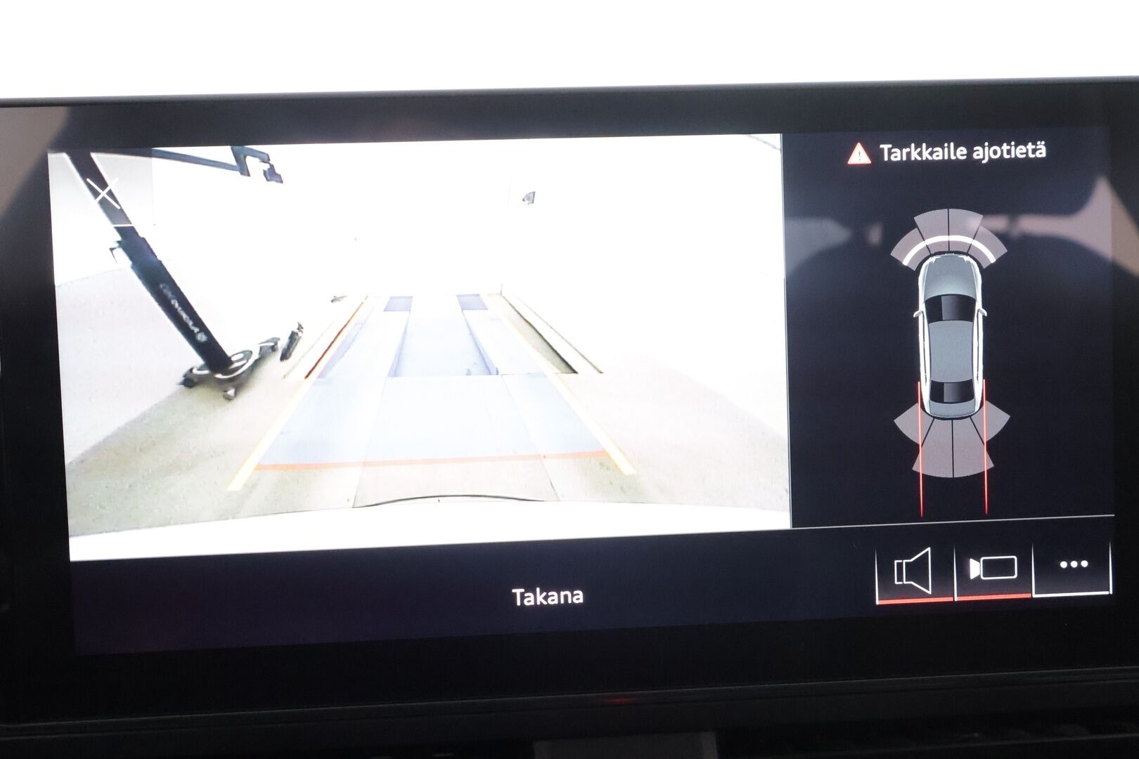 Audi A4 2021 Sedan Business Advanced 40 TFSI 150 kW MHEV S tronic * ACC / Digimittari / Matrix / P.Kamera / Sportpenkit* - 1-om Suomi-auto / Kahdet renkaat aluvanteilla / Merkkihuollot