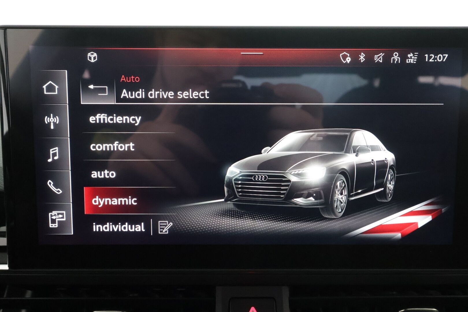 Audi A4 2021 Sedan Business Advanced 40 TFSI 150 kW MHEV S tronic * ACC / Digimittari / Matrix / P.Kamera / Sportpenkit* - 1-om Suomi-auto / Kahdet renkaat aluvanteilla / Merkkihuollot