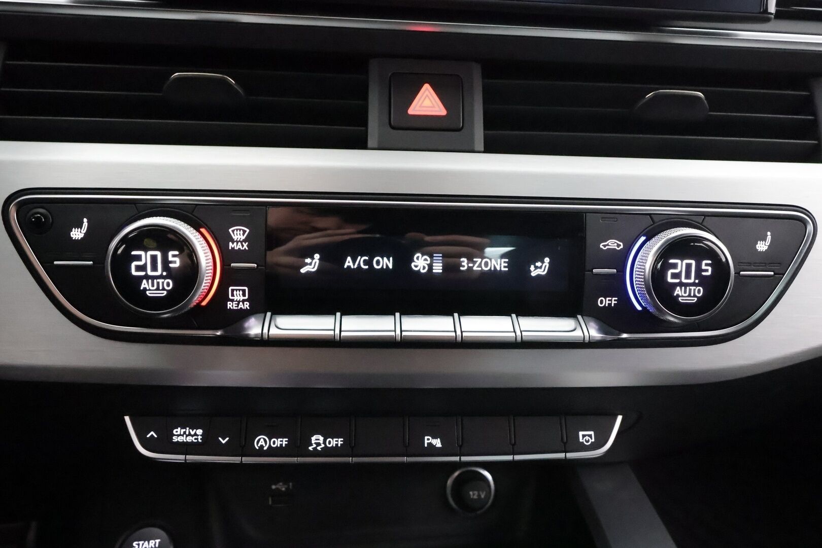 Audi A4 2021 Sedan Business Advanced 40 TFSI 150 kW MHEV S tronic * ACC / Digimittari / Matrix / P.Kamera / Sportpenkit* - 1-om Suomi-auto / Kahdet renkaat aluvanteilla / Merkkihuollot