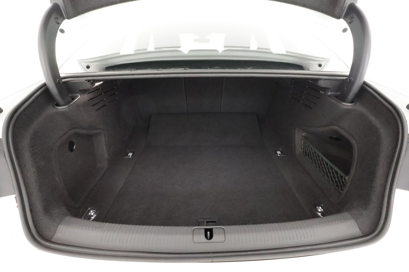 Audi A4 2021 Sedan Business Advanced 40 TFSI 150 kW MHEV S tronic * ACC / Digimittari / Matrix / P.Kamera / Sportpenkit* - 1-om Suomi-auto / Kahdet renkaat aluvanteilla / Merkkihuollot