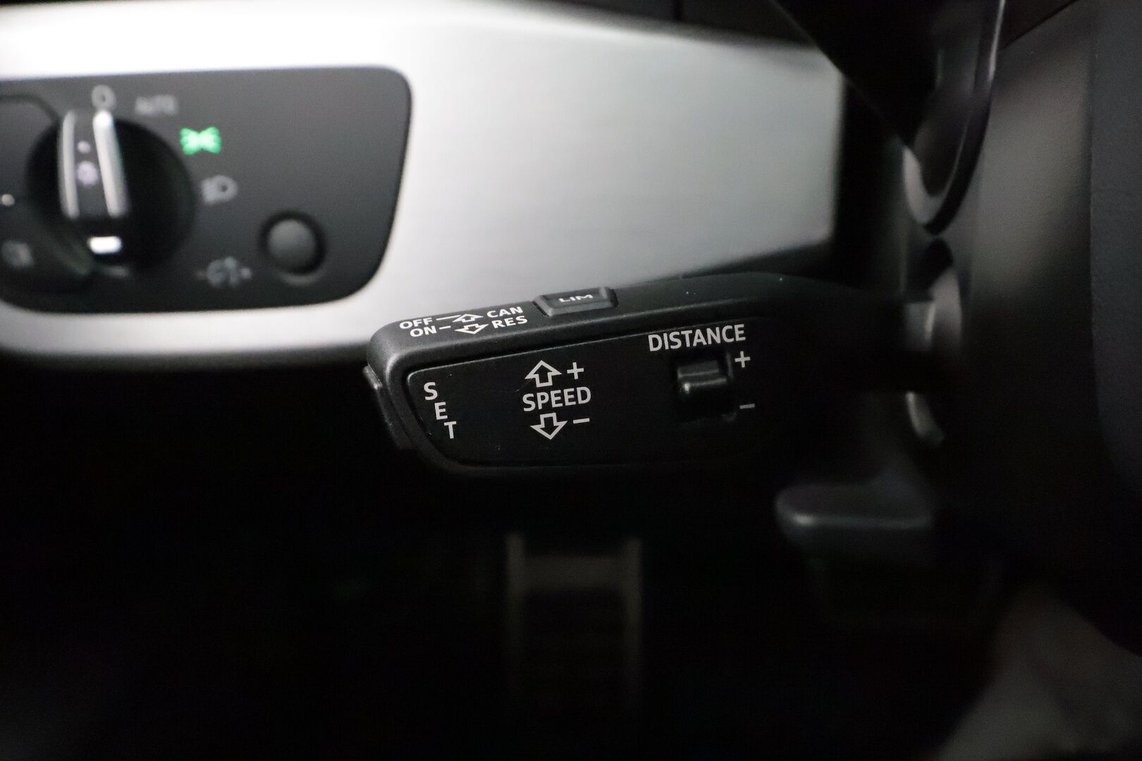 Audi A4 2021 Sedan Business Advanced 40 TFSI 150 kW MHEV S tronic * ACC / Digimittari / Matrix / P.Kamera / Sportpenkit* - 1-om Suomi-auto / Kahdet renkaat aluvanteilla / Merkkihuollot