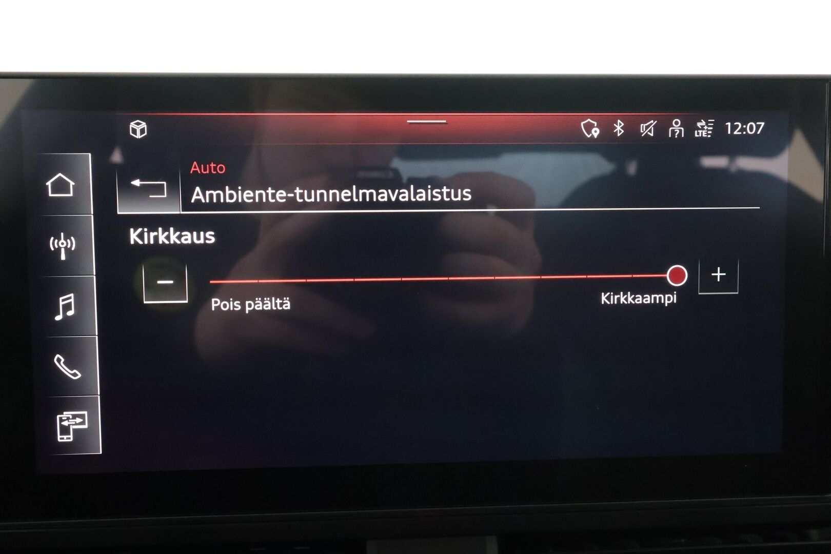 Audi A4 2021 Sedan Business Advanced 40 TFSI 150 kW MHEV S tronic * ACC / Digimittari / Matrix / P.Kamera / Sportpenkit* - 1-om Suomi-auto / Kahdet renkaat aluvanteilla / Merkkihuollot