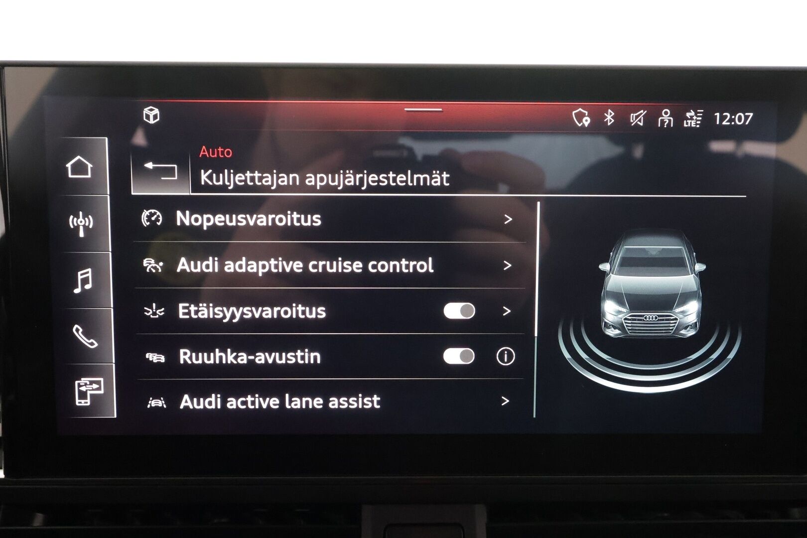 Audi A4 2021 Sedan Business Advanced 40 TFSI 150 kW MHEV S tronic * ACC / Digimittari / Matrix / P.Kamera / Sportpenkit* - 1-om Suomi-auto / Kahdet renkaat aluvanteilla / Merkkihuollot