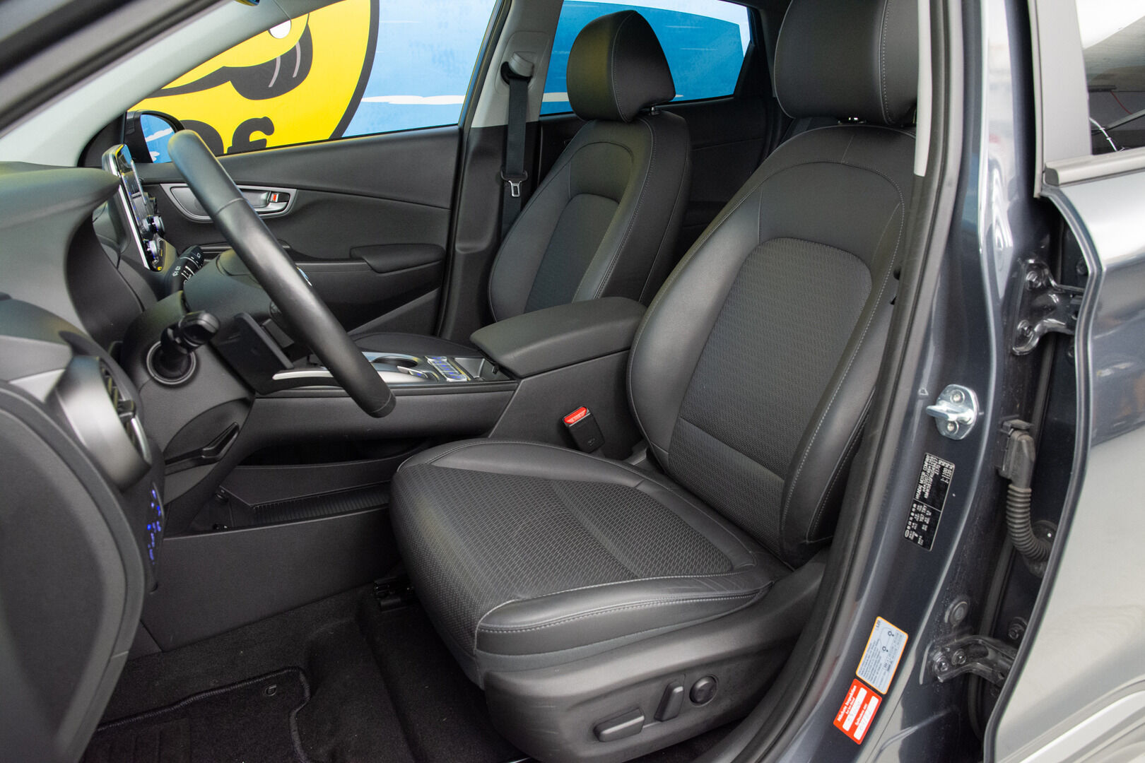 HYUNDAI KONA ELECTRIC 2019 Electric 64 kWh 204 hv Style - ACC | HUD | Ilmastoidut penkit | Ratinlämmitin | Kamera | Panorama | 2 x vanteet 