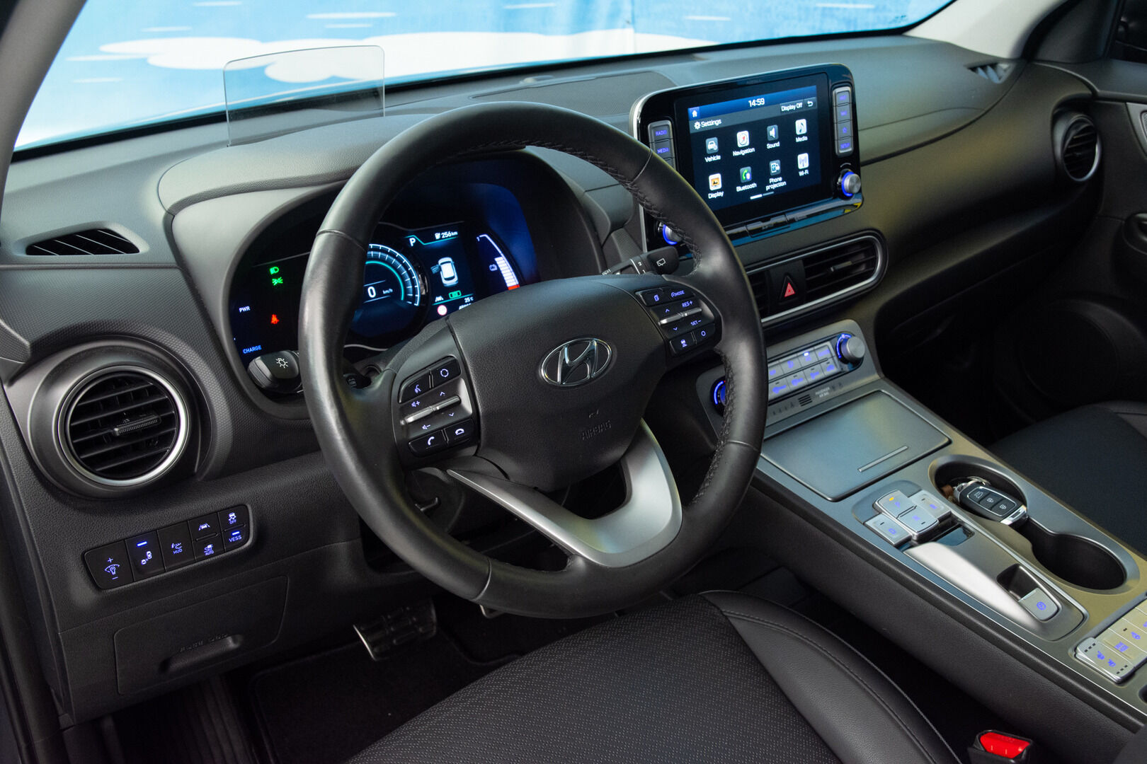 HYUNDAI KONA ELECTRIC 2019 Electric 64 kWh 204 hv Style - ACC | HUD | Ilmastoidut penkit | Ratinlämmitin | Kamera | Panorama | 2 x vanteet 
