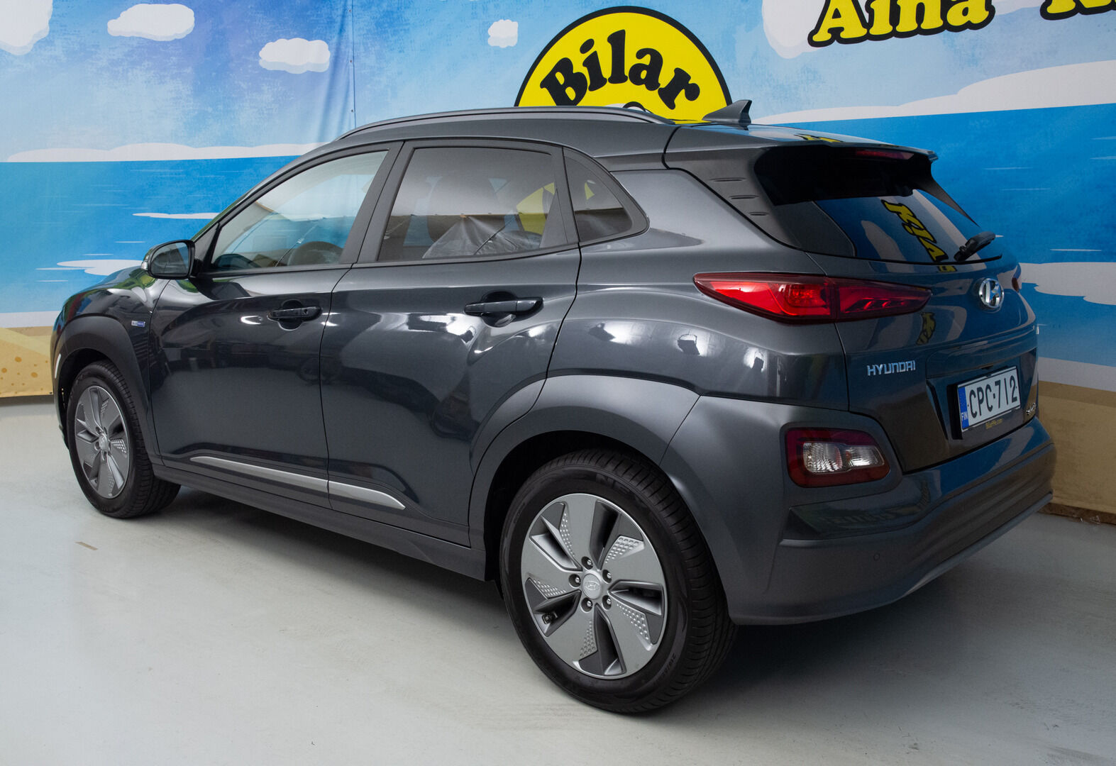 HYUNDAI KONA ELECTRIC 2019 Electric 64 kWh 204 hv Style - ACC | HUD | Ilmastoidut penkit | Ratinlämmitin | Kamera | Panorama | 2 x vanteet 