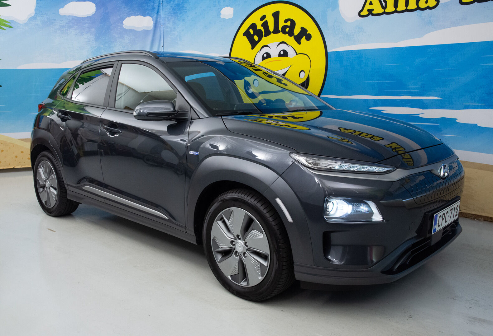 HYUNDAI KONA ELECTRIC 2019 Electric 64 kWh 204 hv Style - ACC | HUD | Ilmastoidut penkit | Ratinlämmitin | Kamera | Panorama | 2 x vanteet 