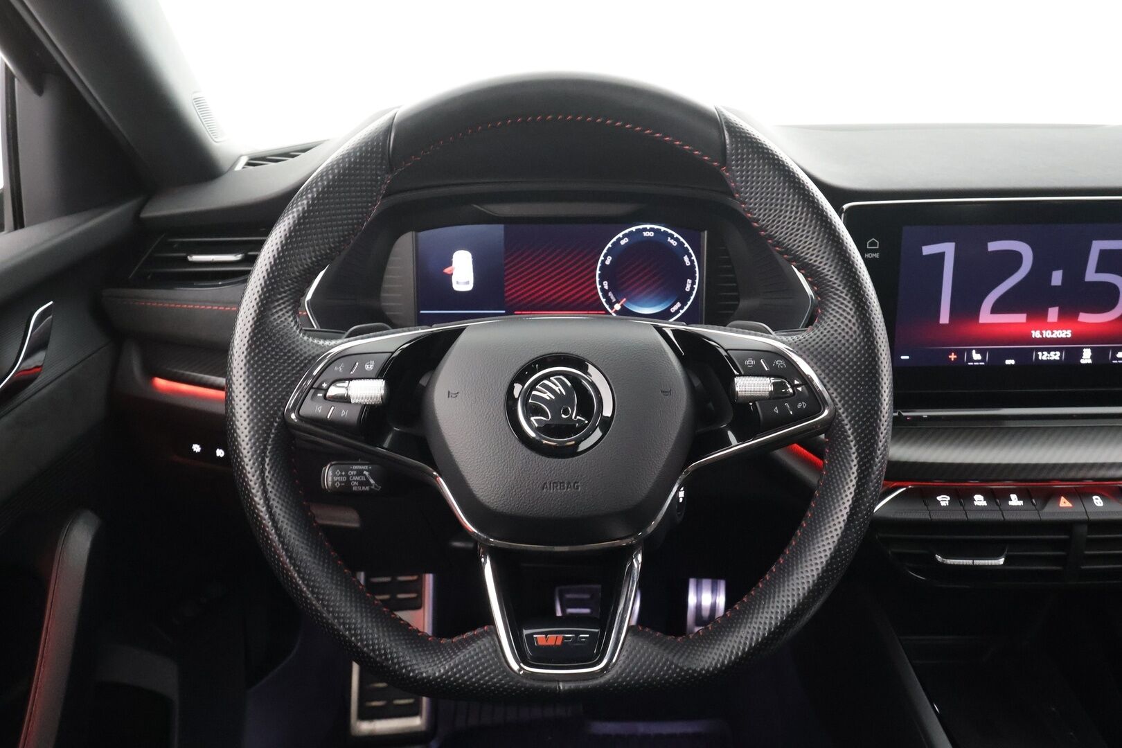 Skoda Octavia 2021 Combi 1,4 TSI PHEV RS iV DSG Autom. * Webasto / Adapt.Vakkari / Matrix LED / Peruutuskamera / Navi / Kaistavahti / KeylessGo - Suomi-auto / 2x Latauskaapelit / Kahdet renkaat