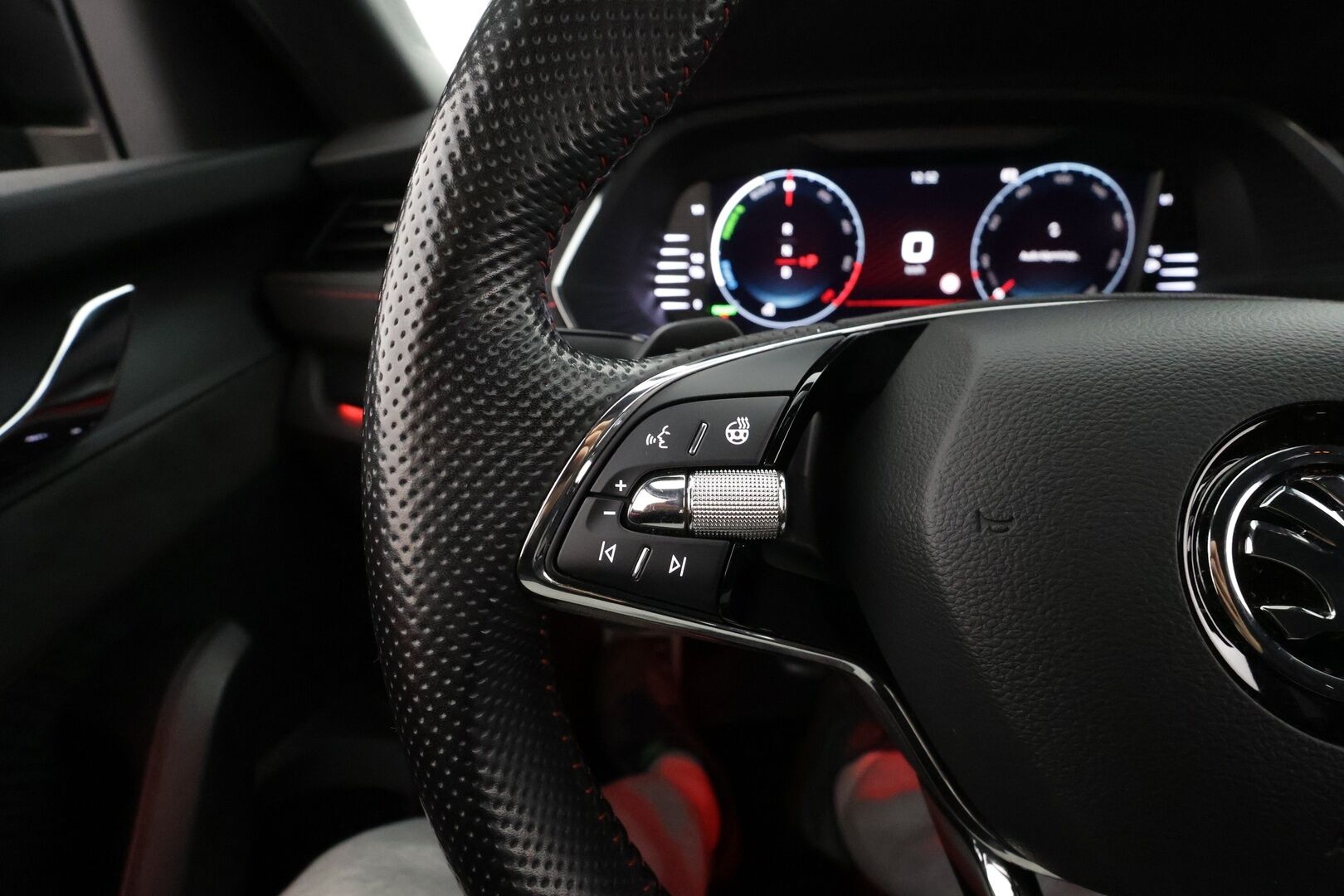 Skoda Octavia 2021 Combi 1,4 TSI PHEV RS iV DSG Autom. * Webasto / Adapt.Vakkari / Matrix LED / Peruutuskamera / Navi / Kaistavahti / KeylessGo - Suomi-auto / 2x Latauskaapelit / Kahdet renkaat