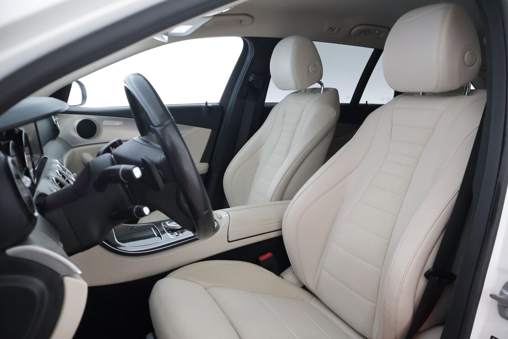 Mercedes-Benz E 2017 220 d 4Matic A Business Avantgarde - | Vakkari | Navi | LED | Puolinahat |  Sähk. takaluukku | Peruutuskamera | Koukku | Ratinlämmitin | - KORKO VAIN 3,99 %