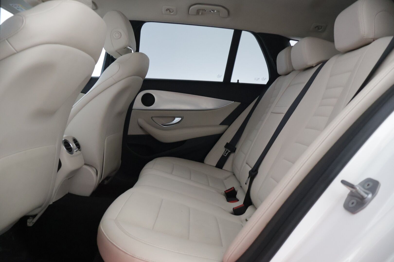Mercedes-Benz E 2017 220 d 4Matic A Business Avantgarde - | Vakkari | Navi | LED | Puolinahat |  Sähk. takaluukku | Peruutuskamera | Koukku | Ratinlämmitin | - KORKO VAIN 3,99 %