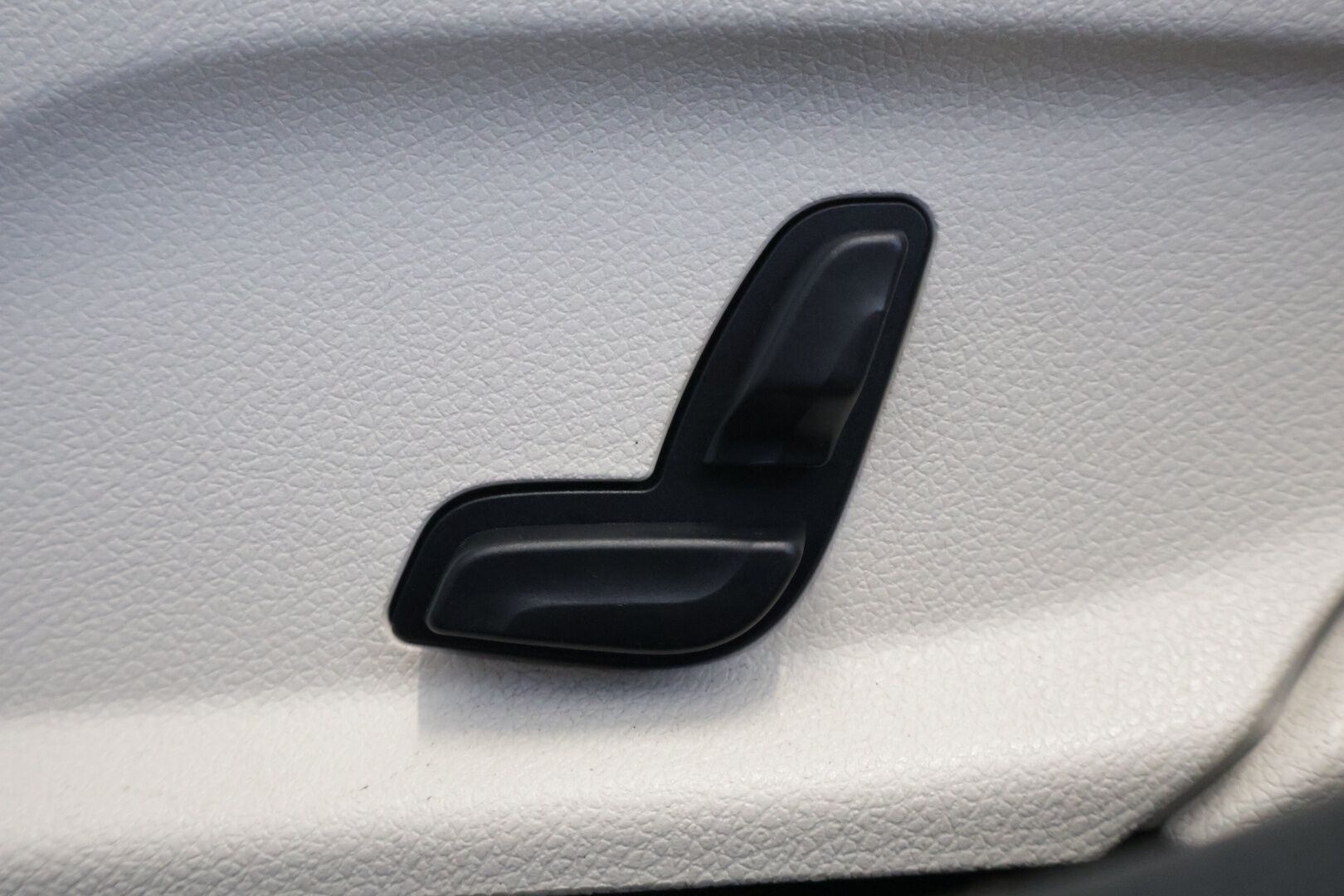 Mercedes-Benz E 2017 220 d 4Matic A Business Avantgarde - | Vakkari | Navi | LED | Puolinahat |  Sähk. takaluukku | Peruutuskamera | Koukku | Ratinlämmitin | - KORKO VAIN 3,99 %