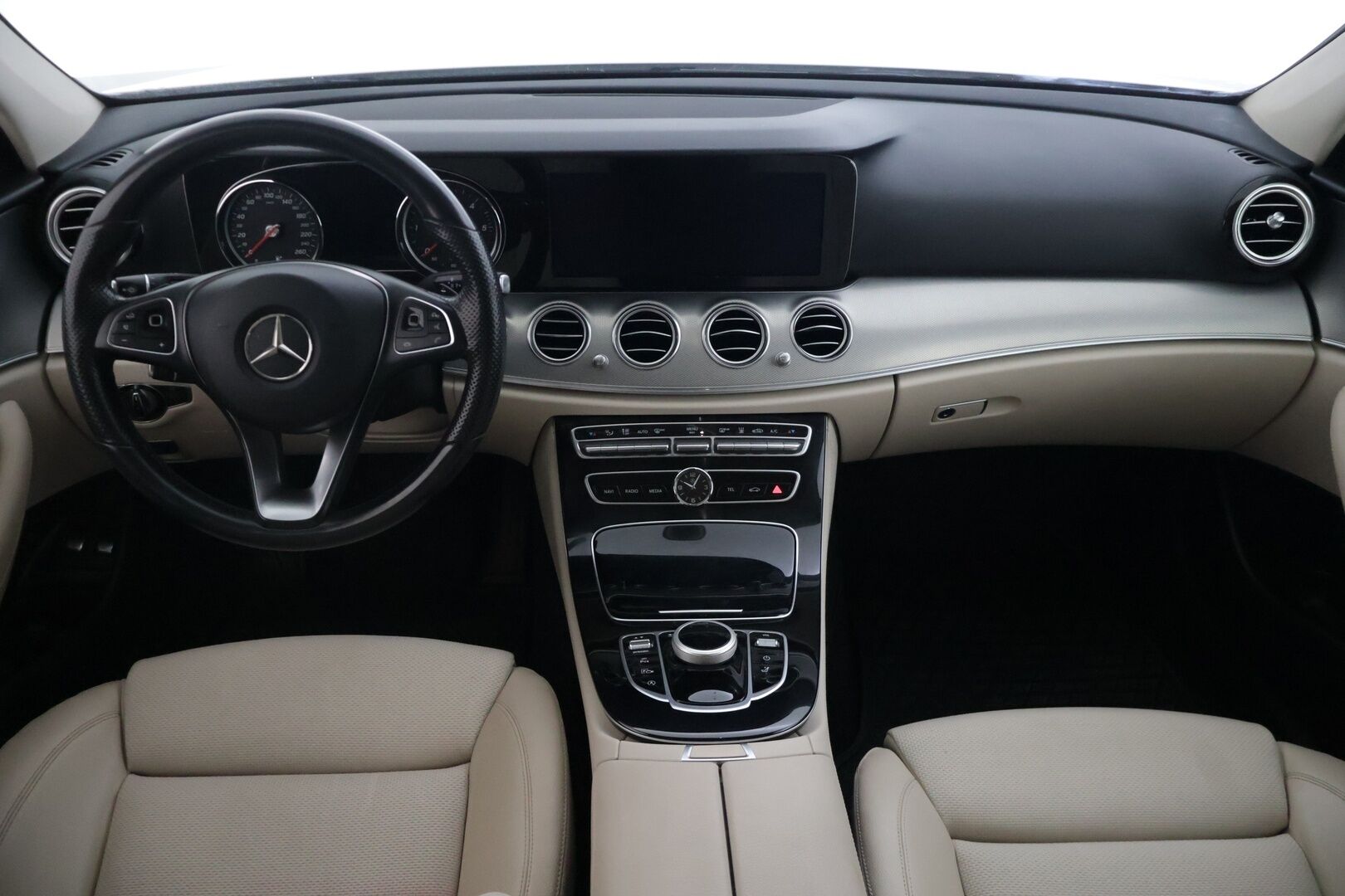 Mercedes-Benz E 2017 220 d 4Matic A Business Avantgarde - | Vakkari | Navi | LED | Puolinahat |  Sähk. takaluukku | Peruutuskamera | Koukku | Ratinlämmitin | - KORKO VAIN 3,99 %