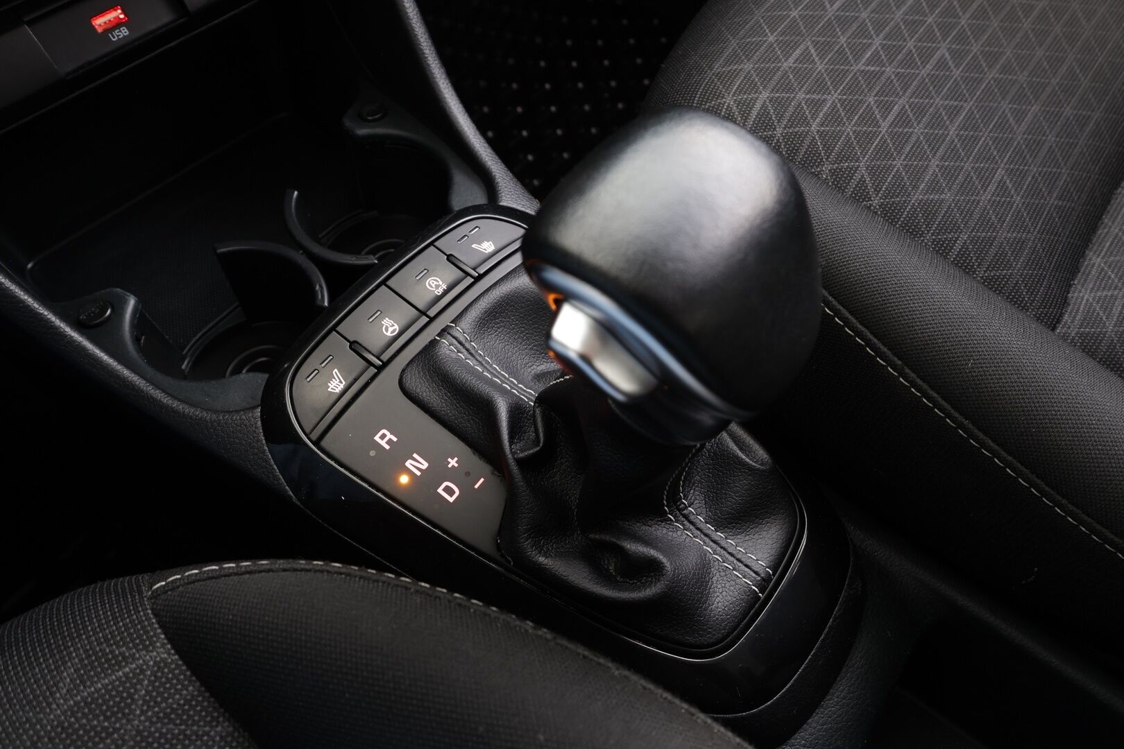 Kia Picanto 2021 1,2 EX AMT 5P * 1.Om Suomi-auto / Vakkari / P.tutka / Bluetooth / Ratinlämmitin * - Suomi-auto 1. omistajalta! / Kahdet renkaat aluvanteilla