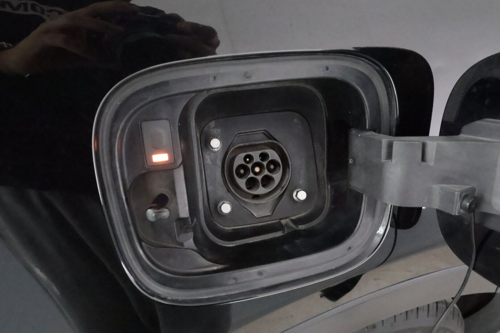 Kia Sorento 2021 1,6 T-GDI Plug-in Hybrid AWD Business Luxury AT 7P *ACC / Ilmastoidut Nahat / BOSE / 360° / Koukku / Muistipenkki* - Suomi-auto / Kahdet renkaat aluvanteilla 
