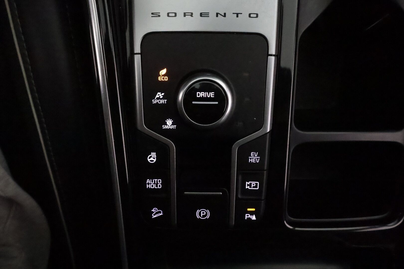 Kia Sorento 2021 1,6 T-GDI Plug-in Hybrid AWD Business Luxury AT 7P *ACC / Ilmastoidut Nahat / BOSE / 360° / Koukku / Muistipenkki* - Suomi-auto / Kahdet renkaat aluvanteilla 