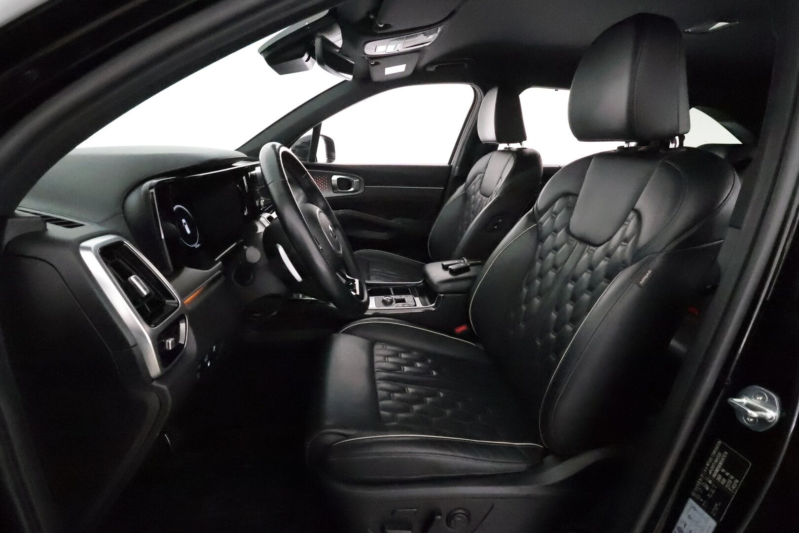 Kia Sorento 2021 1,6 T-GDI Plug-in Hybrid AWD Business Luxury AT 7P *ACC / Ilmastoidut Nahat / BOSE / 360° / Koukku / Muistipenkki* - Suomi-auto / Kahdet renkaat aluvanteilla 