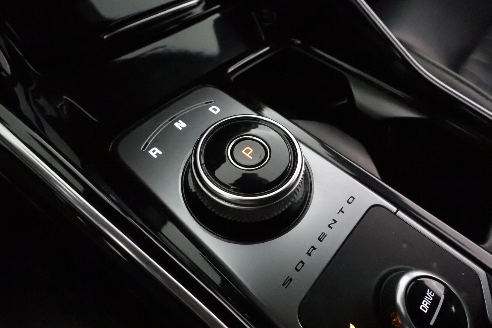 Kia Sorento 2021 1,6 T-GDI Plug-in Hybrid AWD Business Luxury AT 7P *ACC / Ilmastoidut Nahat / BOSE / 360° / Koukku / Muistipenkki* - Suomi-auto / Kahdet renkaat aluvanteilla 
