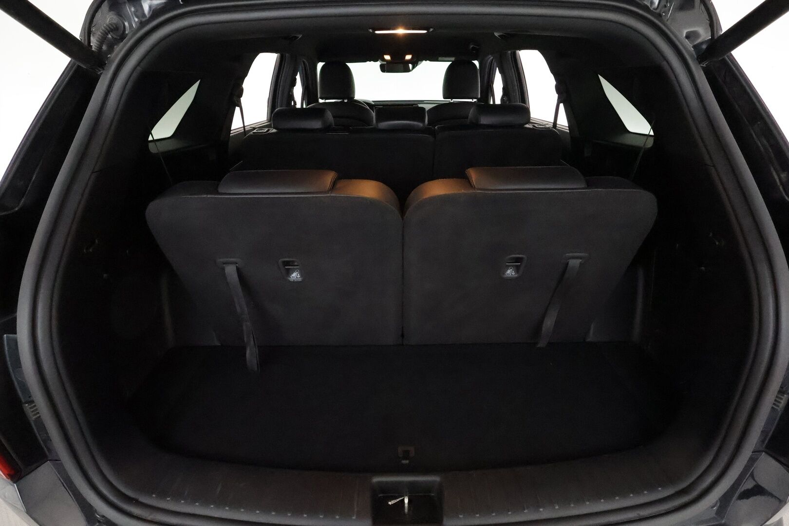 Kia Sorento 2021 1,6 T-GDI Plug-in Hybrid AWD Business Luxury AT 7P *ACC / Ilmastoidut Nahat / BOSE / 360° / Koukku / Muistipenkki* - Suomi-auto / Kahdet renkaat aluvanteilla 