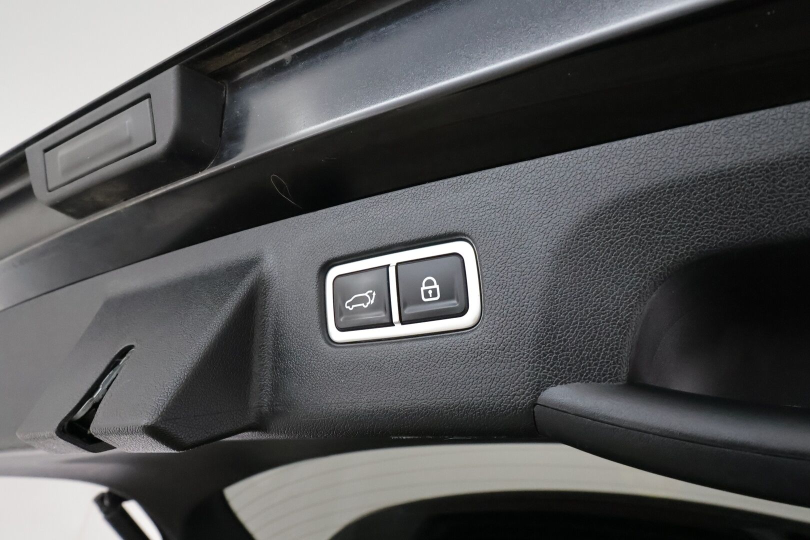 Kia Sorento 2021 1,6 T-GDI Plug-in Hybrid AWD Business Luxury AT 7P *ACC / Ilmastoidut Nahat / BOSE / 360° / Koukku / Muistipenkki* - Suomi-auto / Kahdet renkaat aluvanteilla 