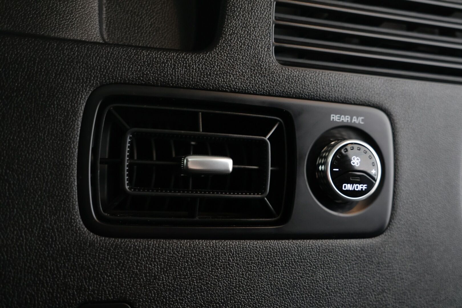 Kia Sorento 2021 1,6 T-GDI Plug-in Hybrid AWD Business Premium AT 7P*/ ACC / Koukku / Keyless / Navi / LED /* - HULLUT AVAJAISHULINAT KORKOTARJOUS 3,29 %