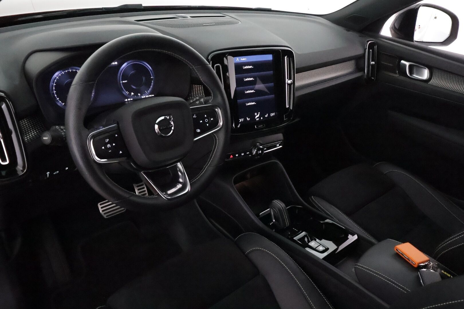 Volvo XC40 2021 T5 TwE Business R-Design aut **H&K / Webasto / Adapt.Vakkari / LED-valot / P.Kamera / Sporttipenkit / Navi / Keyless** - 3,99 % KORKOTARJOUS TÄHÄN AUTOON 31.8. ASTI! - 1-om Suomi-auto / 2x Latauskaapelit / Kahdet Renkaat / Merkkihuollettu!