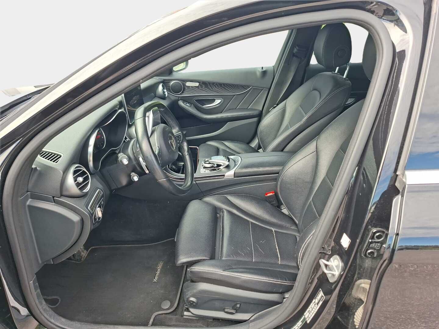 Mercedes-Benz C 2017 220 d T A Business AMG - | AMG-Styling ulko ja sisä | Bliss | P-kamera | Ambient light | 