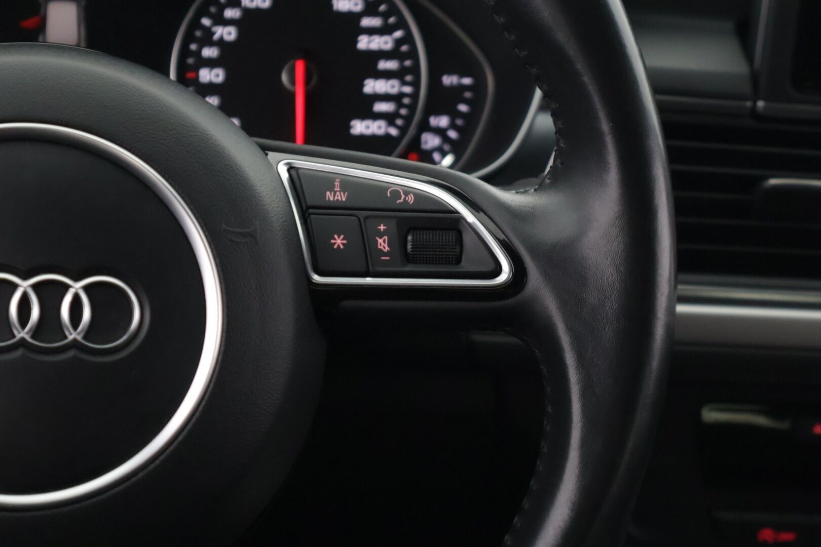 Audi A6 2018 A6 Avant Farmari (AC) 4ov 1968cm3 A *Vakkari / BOSE / Webasto / Sporttipenkit / Koukku / Navi / Musta sisäkatto / Sähkökontti* - *Näyttävä / Neliveto / Farmari* - HULLUT VÄLIPÄIVÄT KORKOTARJOUS 2,49%