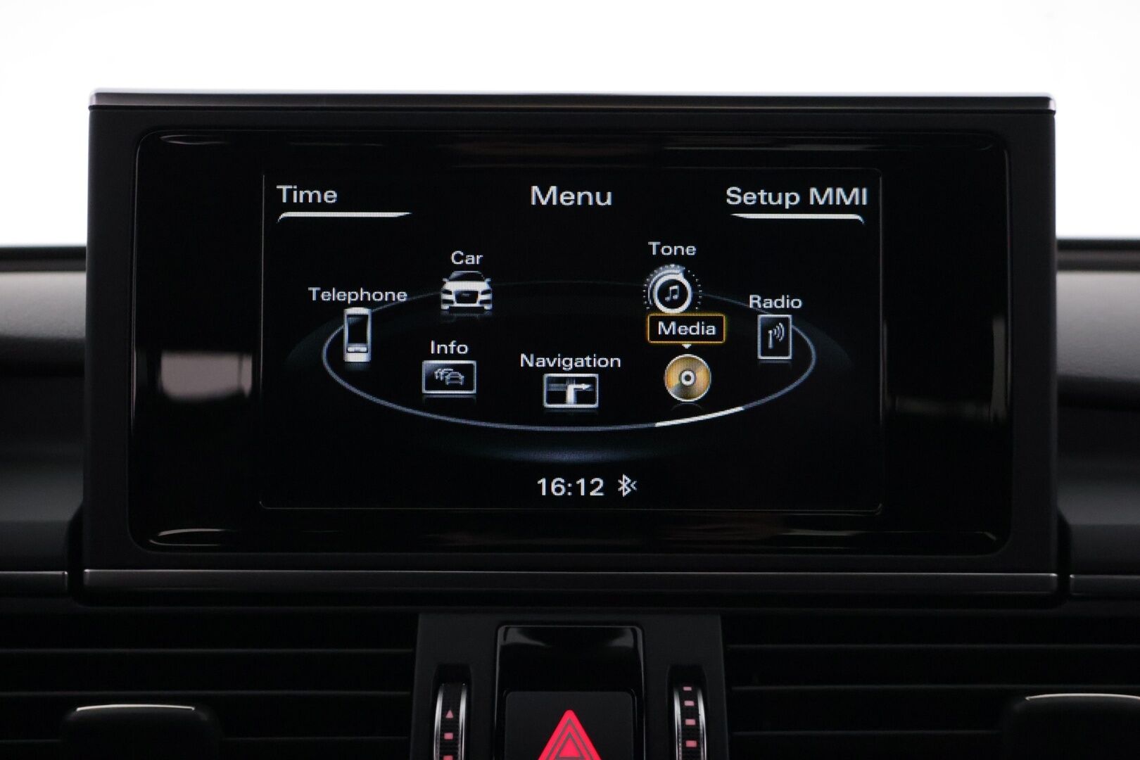 Audi A6 2018 A6 Avant Farmari (AC) 4ov 1968cm3 A *Vakkari / BOSE / Webasto / Sporttipenkit / Koukku / Navi / Musta sisäkatto / Sähkökontti* - *Näyttävä / Neliveto / Farmari* - HULLUT VÄLIPÄIVÄT KORKOTARJOUS 2,49%