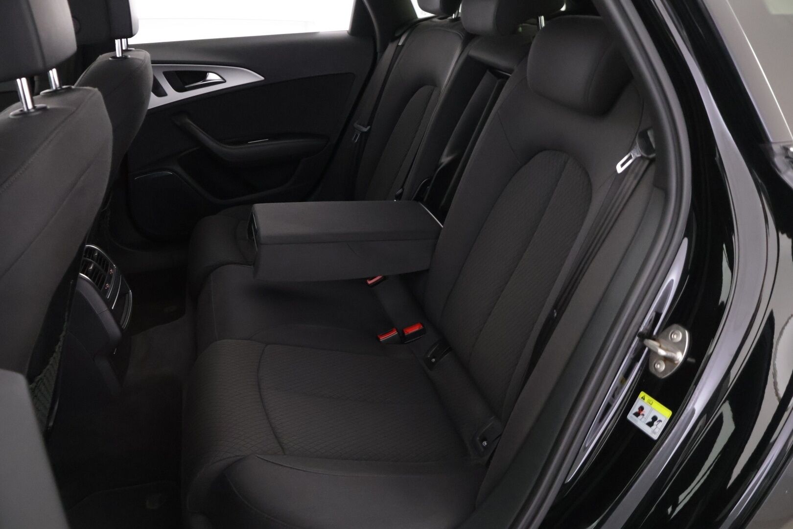 Audi A6 2018 A6 Avant Farmari (AC) 4ov 1968cm3 A *Vakkari / BOSE / Webasto / Sporttipenkit / Koukku / Navi / Musta sisäkatto / Sähkökontti* - *Näyttävä / Neliveto / Farmari* - HULLUT VÄLIPÄIVÄT KORKOTARJOUS 2,49%