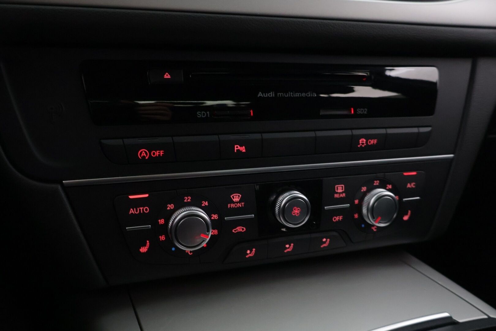 Audi A6 2018 A6 Avant Farmari (AC) 4ov 1968cm3 A *Vakkari / BOSE / Webasto / Sporttipenkit / Koukku / Navi / Musta sisäkatto / Sähkökontti* - *Näyttävä / Neliveto / Farmari* - HULLUT VÄLIPÄIVÄT KORKOTARJOUS 2,49%