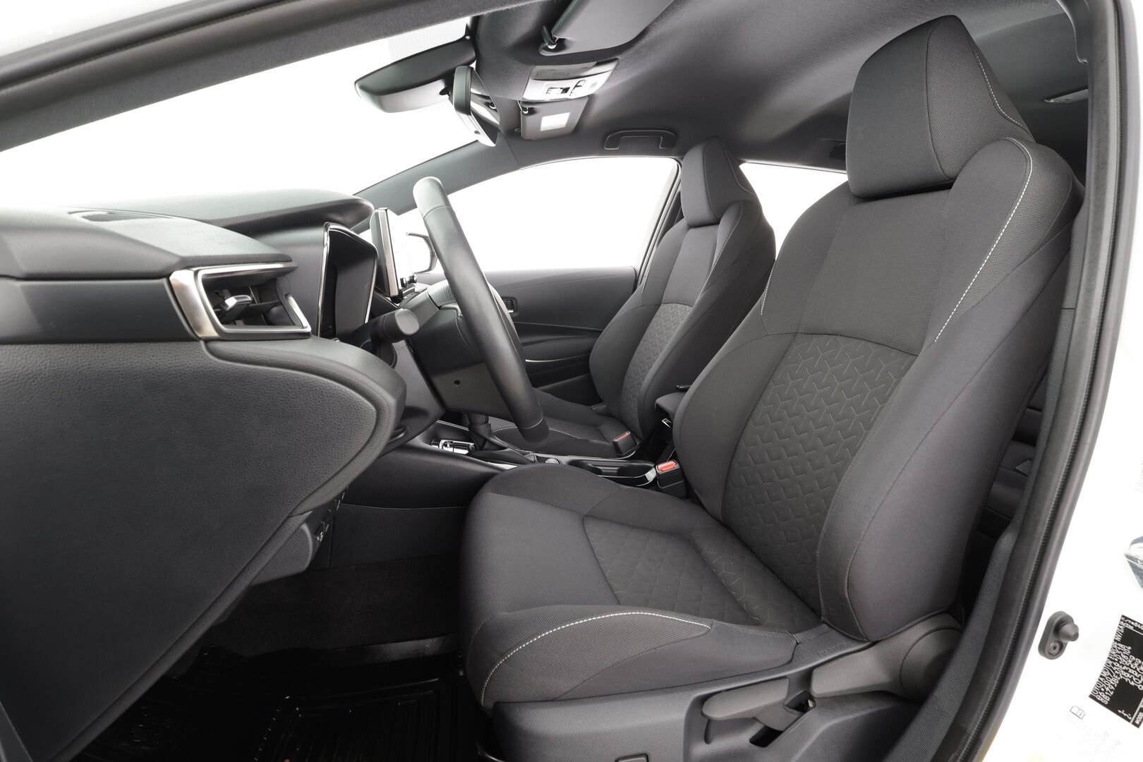 Toyota Corolla 2021 Touring Sports 1,8 Hybrid Active Edition * ACC / Webasto / P.kamera / Sähköluukku / LED / Navi / Keyless / Ratinlämmitin * - Suomi-auto / Kahdet renkaat aluvanteilla / Merkkihuollettu