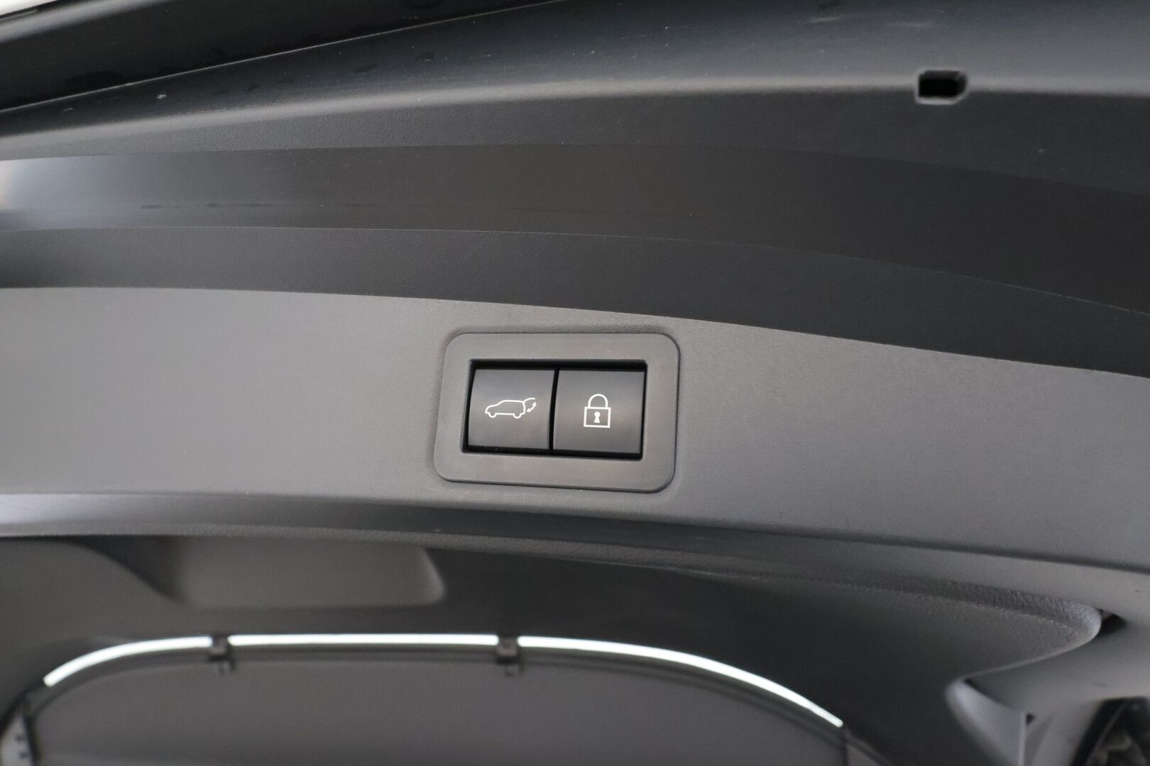 Toyota Corolla 2021 Touring Sports 1,8 Hybrid Active Edition * ACC / Webasto / P.kamera / Sähköluukku / LED / Navi / Keyless / Ratinlämmitin * - Suomi-auto / Kahdet renkaat aluvanteilla / Merkkihuollettu