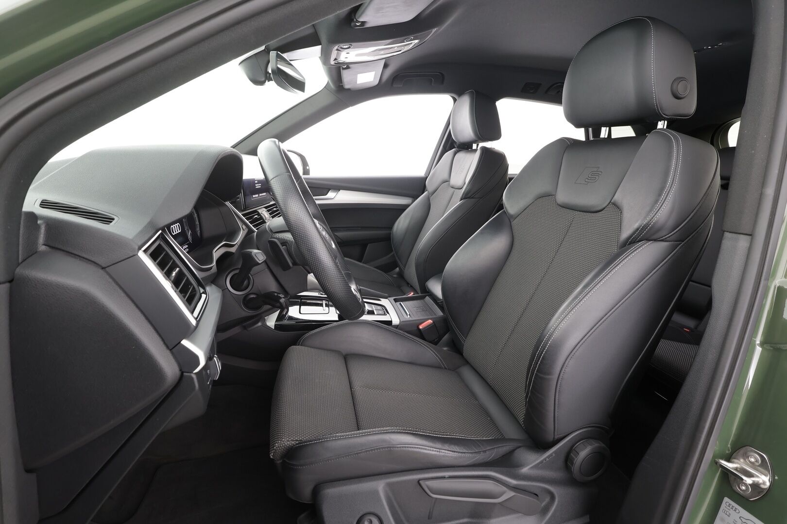 Audi Q5 2021 S line 55 TFSI e 270 kW quattro S tronic Electrified Edition - | ACC | Matrix | S-line sisä | Koukku | Sporttipenkit | Puolinahat | Digimittaristo | Navi | P.kamera | District green | 1-om suomiauto | 