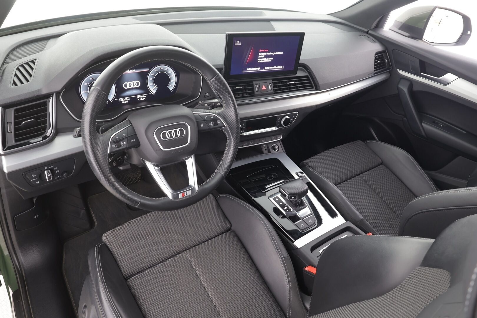 Audi Q5 2021 S line 55 TFSI e 270 kW quattro S tronic Electrified Edition - | ACC | Matrix | S-line sisä | Koukku | Sporttipenkit | Puolinahat | Digimittaristo | Navi | P.kamera | District green | 1-om suomiauto | 