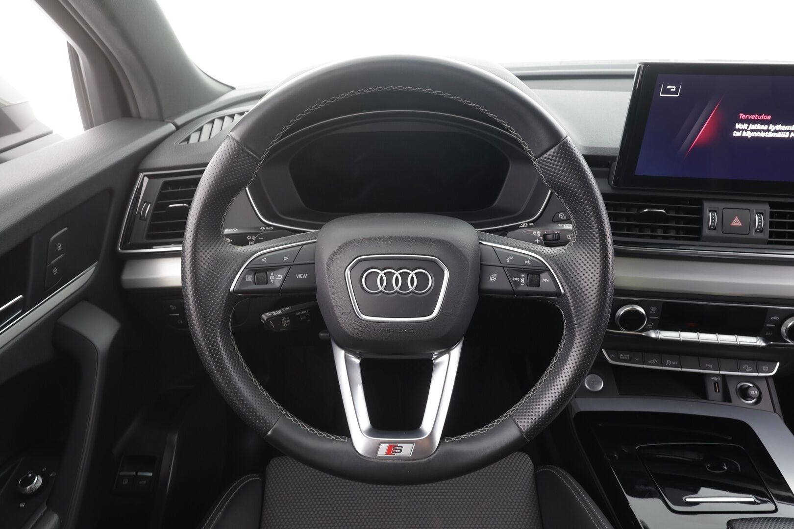 Audi Q5 2021 S line 55 TFSI e 270 kW quattro S tronic Electrified Edition - | ACC | Matrix | S-line sisä | Koukku | Sporttipenkit | Puolinahat | Digimittaristo | Navi | P.kamera | District green | 1-om suomiauto | 