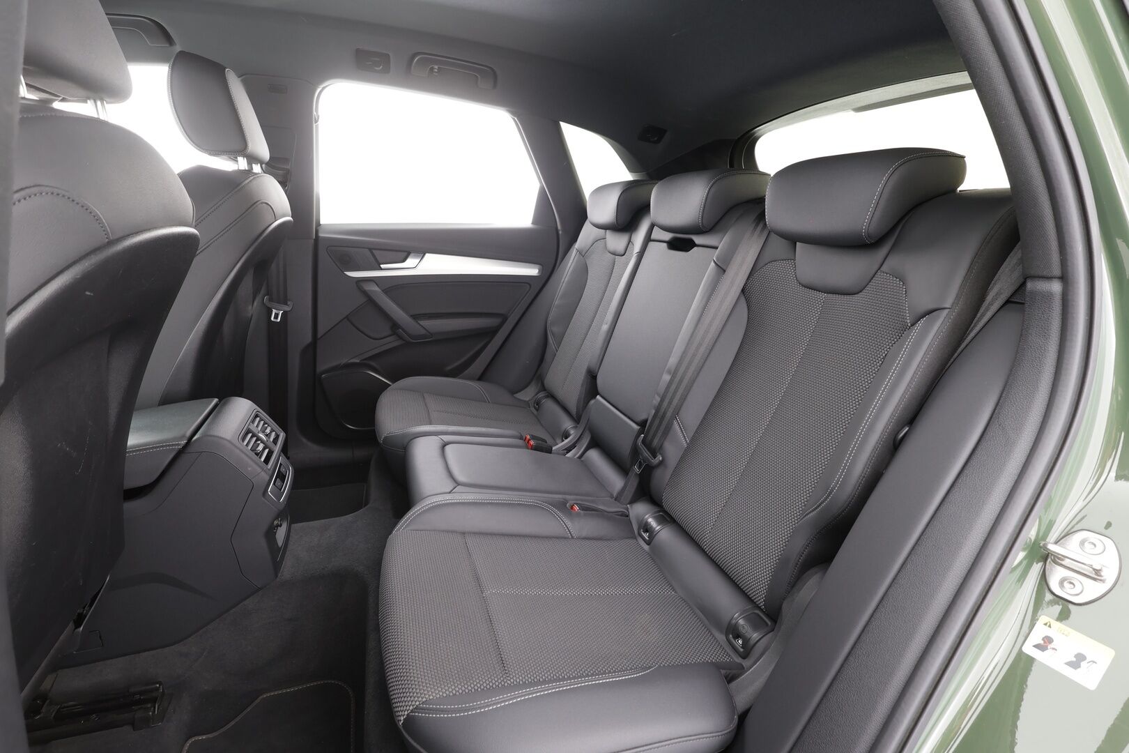 Audi Q5 2021 S line 55 TFSI e 270 kW quattro S tronic Electrified Edition - | ACC | Matrix | S-line sisä | Koukku | Sporttipenkit | Puolinahat | Digimittaristo | Navi | P.kamera | District green | 1-om suomiauto | 