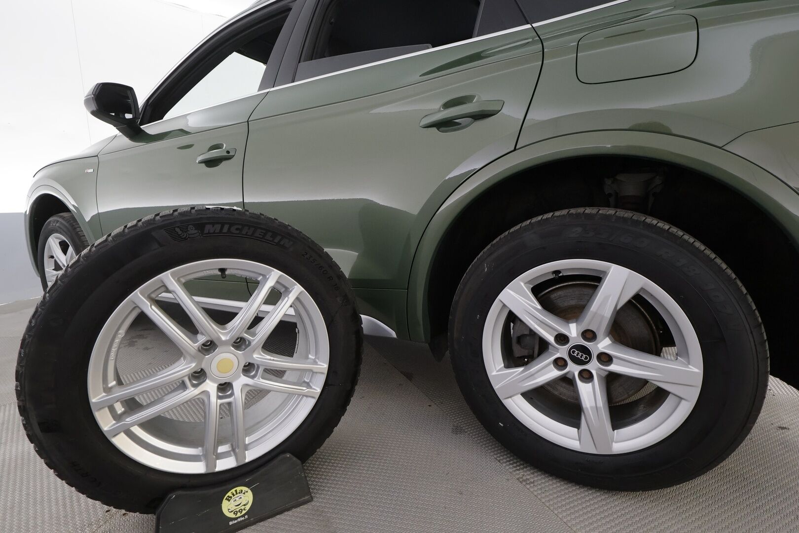 Audi Q5 2021 S line 55 TFSI e 270 kW quattro S tronic Electrified Edition - | ACC | Matrix | S-line sisä | Koukku | Sporttipenkit | Puolinahat | Digimittaristo | Navi | P.kamera | District green | 1-om suomiauto | 