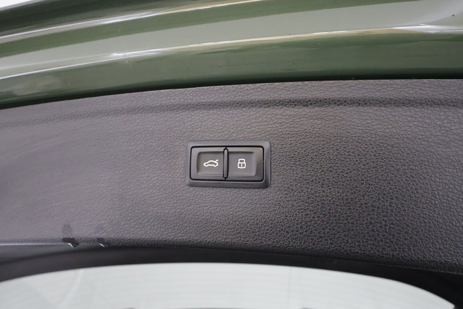 Audi Q5 2021 S line 55 TFSI e 270 kW quattro S tronic Electrified Edition - | ACC | Matrix | S-line sisä | Koukku | Sporttipenkit | Puolinahat | Digimittaristo | Navi | P.kamera | District green | 1-om suomiauto | 