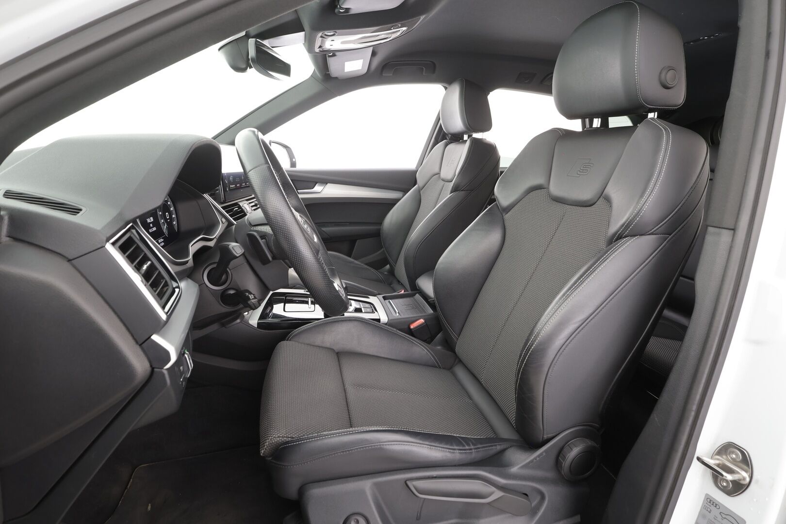 Audi Q5 2022 S line 55 TFSI e 270 kW quattro S tronic - | ACC | 2x S-Line | Matrix | Koukku | Ilma-alusta | Puolinahat | Sporttipenkit | Digimittaristo | P.kamera |