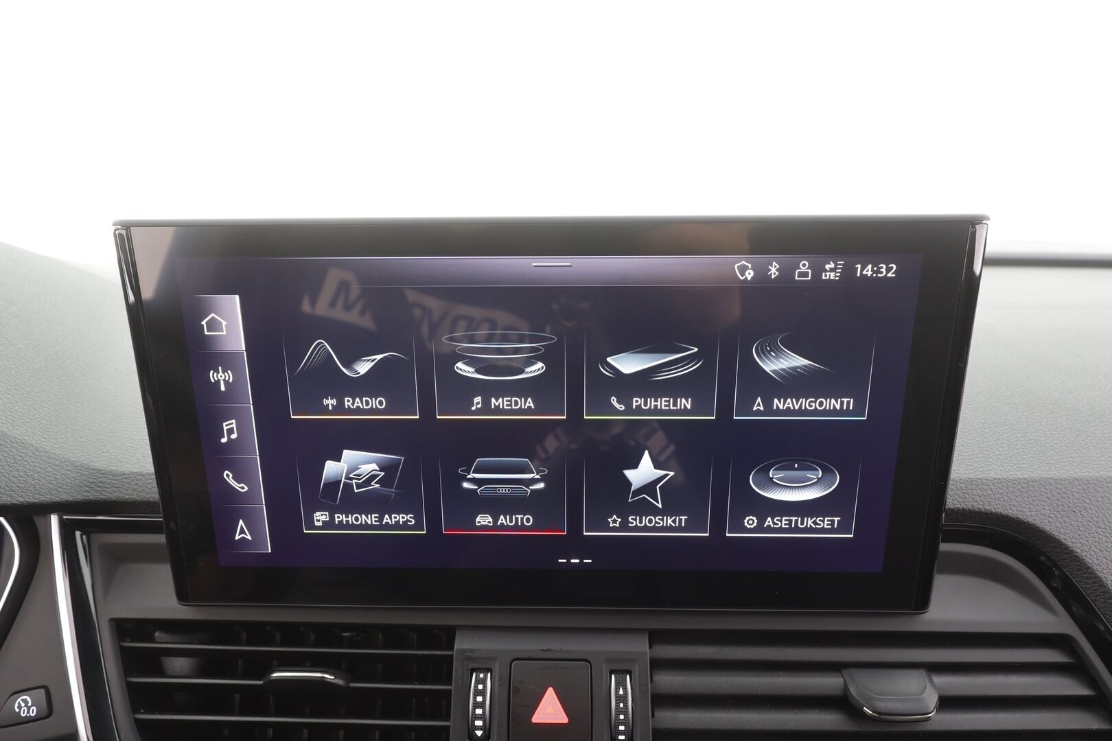 Audi Q5 2022 S line 55 TFSI e 270 kW quattro S tronic - | ACC | 2x S-Line | Matrix | Koukku | Ilma-alusta | Puolinahat | Sporttipenkit | Digimittaristo | P.kamera |