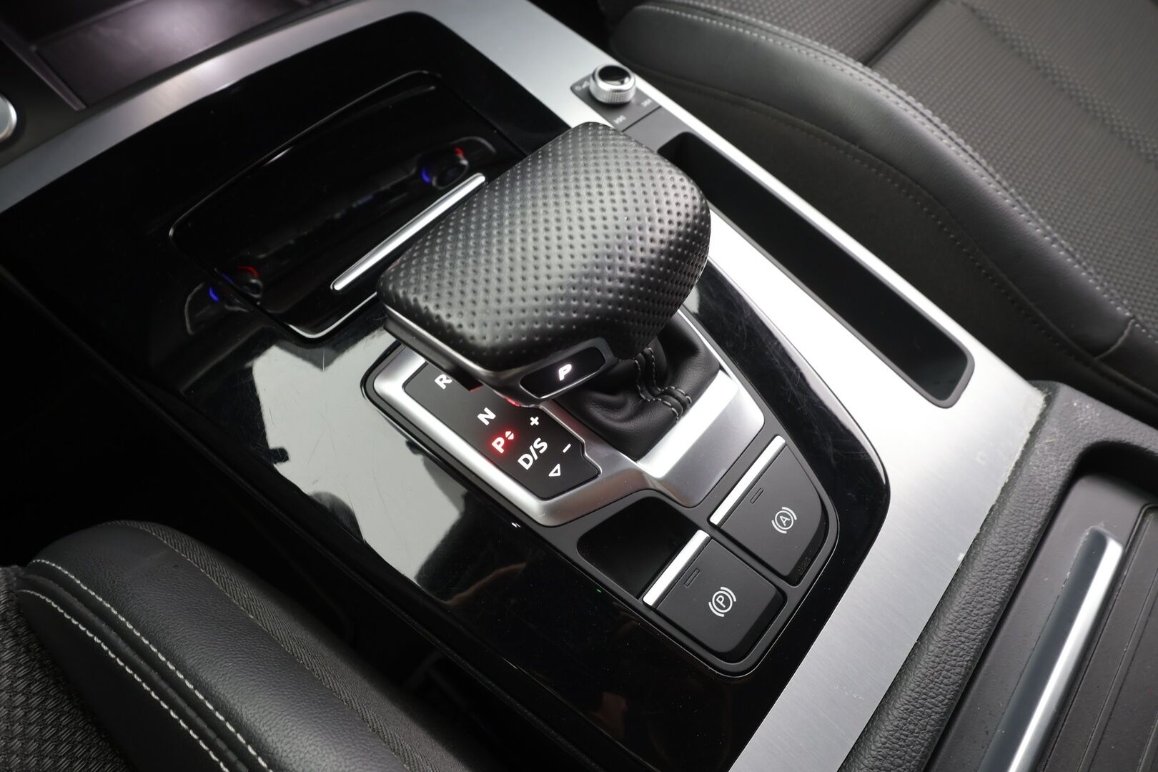Audi Q5 2022 S line 55 TFSI e 270 kW quattro S tronic - | ACC | 2x S-Line | Matrix | Koukku | Ilma-alusta | Puolinahat | Sporttipenkit | Digimittaristo | P.kamera |