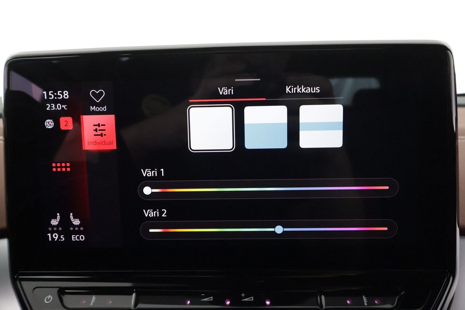 Volkswagen ID.4 2021 Pro Performance 150 kW, akku 77 kWh - | ACC | Lisälämmitin | Koukku | IQ-Light Matrix LED P.Kamera | Puolinahat | Ratinlämmitys | Keyless | Apple&Android | 1.Om Suomi-auto | Kahdet Renkaat | Merkkihuollettu |