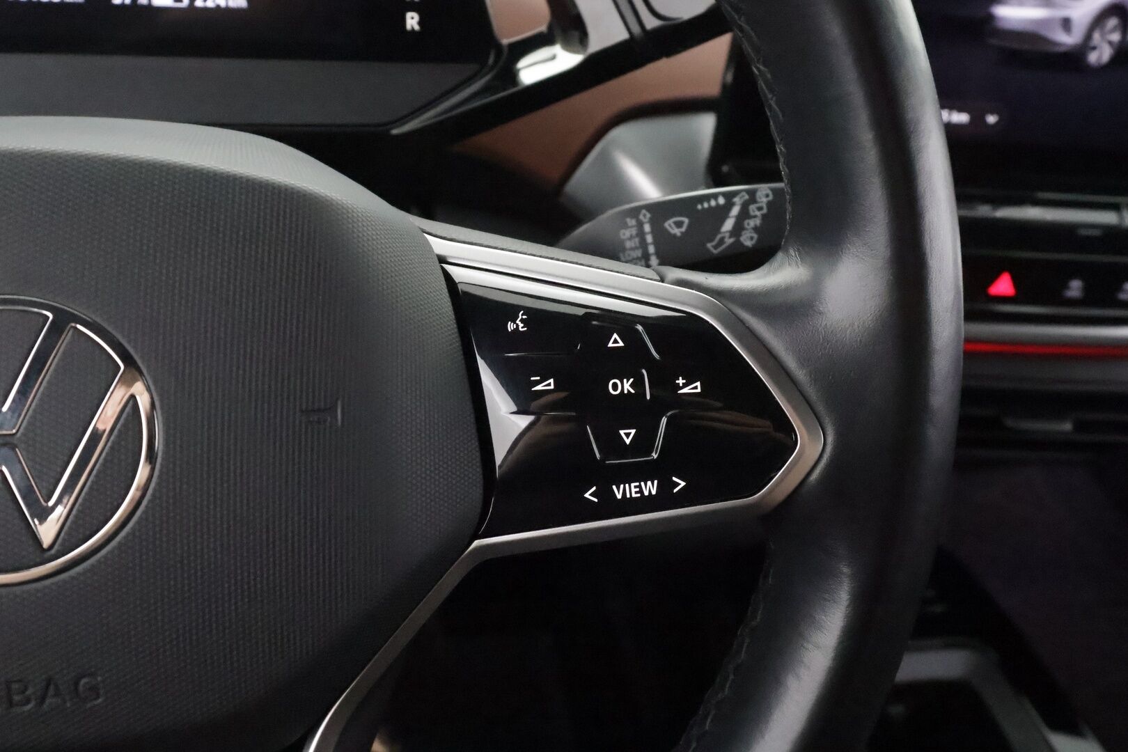 Volkswagen ID.4 2021 Pro Performance 150 kW, akku 77 kWh - | ACC | Lisälämmitin | Koukku | IQ-Light Matrix LED P.Kamera | Puolinahat | Ratinlämmitys | Keyless | Apple&Android | 1.Om Suomi-auto | Kahdet Renkaat | Merkkihuollettu |