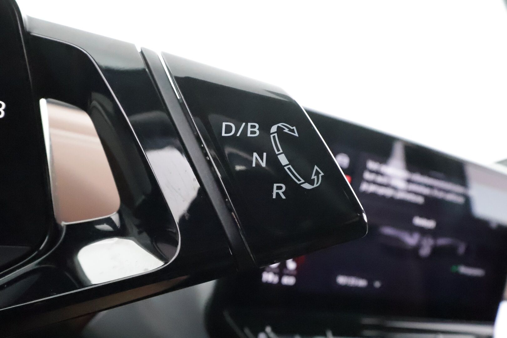 Volkswagen ID.4 2021 Pro Performance 150 kW, akku 77 kWh - | ACC | Lisälämmitin | Koukku | IQ-Light Matrix LED P.Kamera | Puolinahat | Ratinlämmitys | Keyless | Apple&Android | 1.Om Suomi-auto | Kahdet Renkaat | Merkkihuollettu |